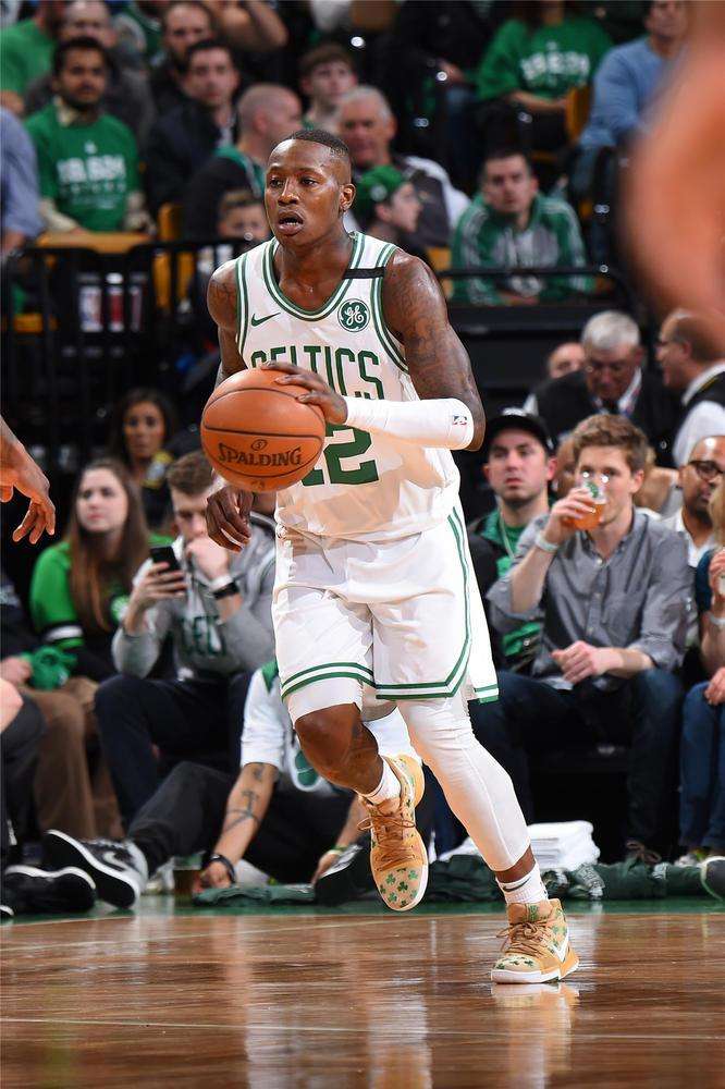 米兰虽以2 米兰虽以2