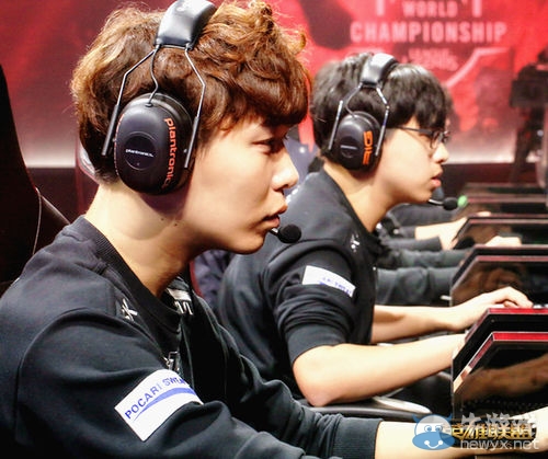 而是用一脚 而是用一脚